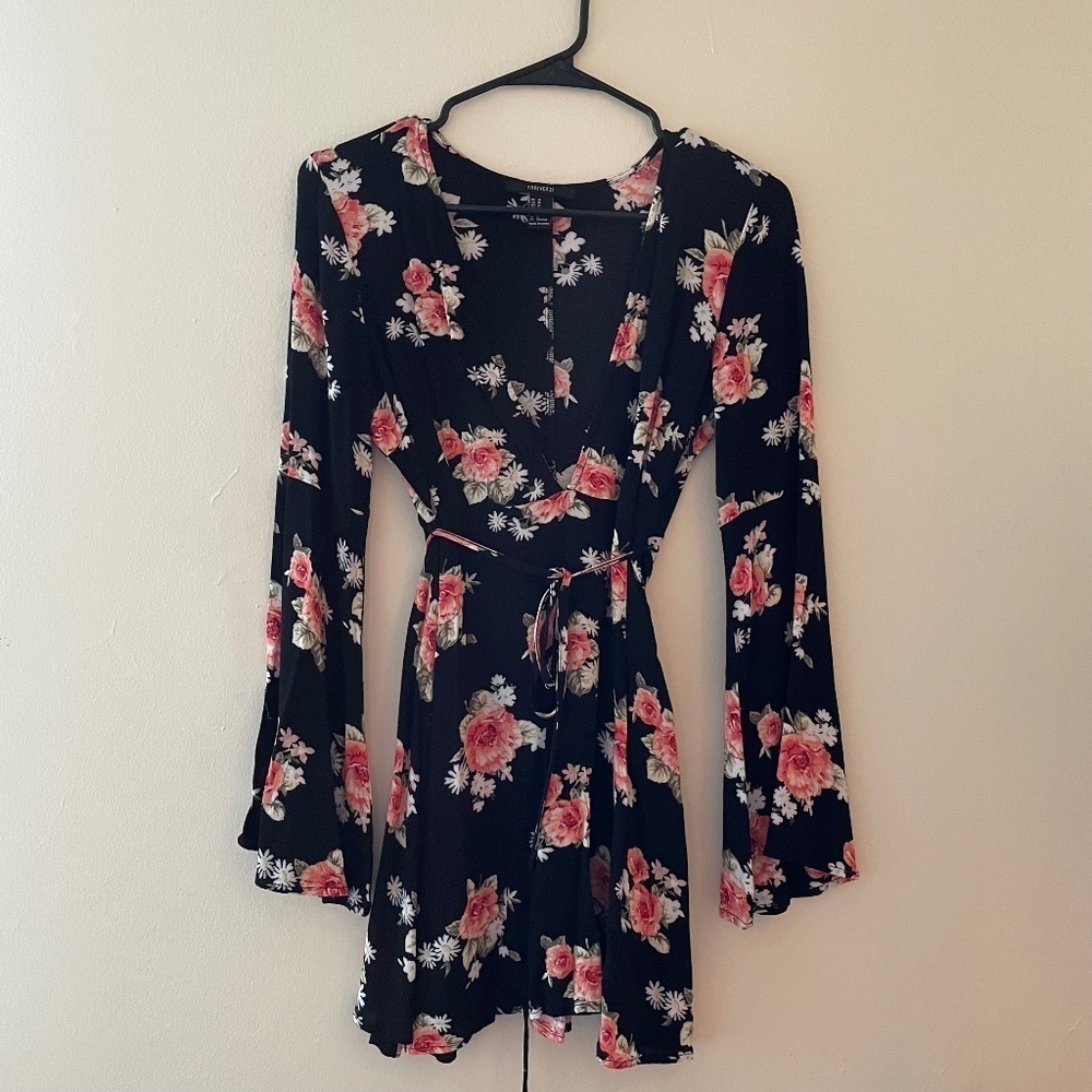 3/ $25 M- Forever 21 Black, Pink and White Floral Wrap Dress Bell Sleeves V-neck